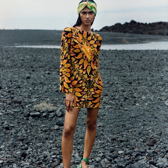 Zara printed Mini dress - Picture 2 of 9